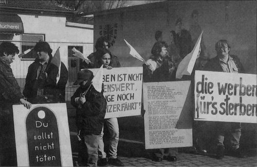 Demo gegen die Bundeswehr